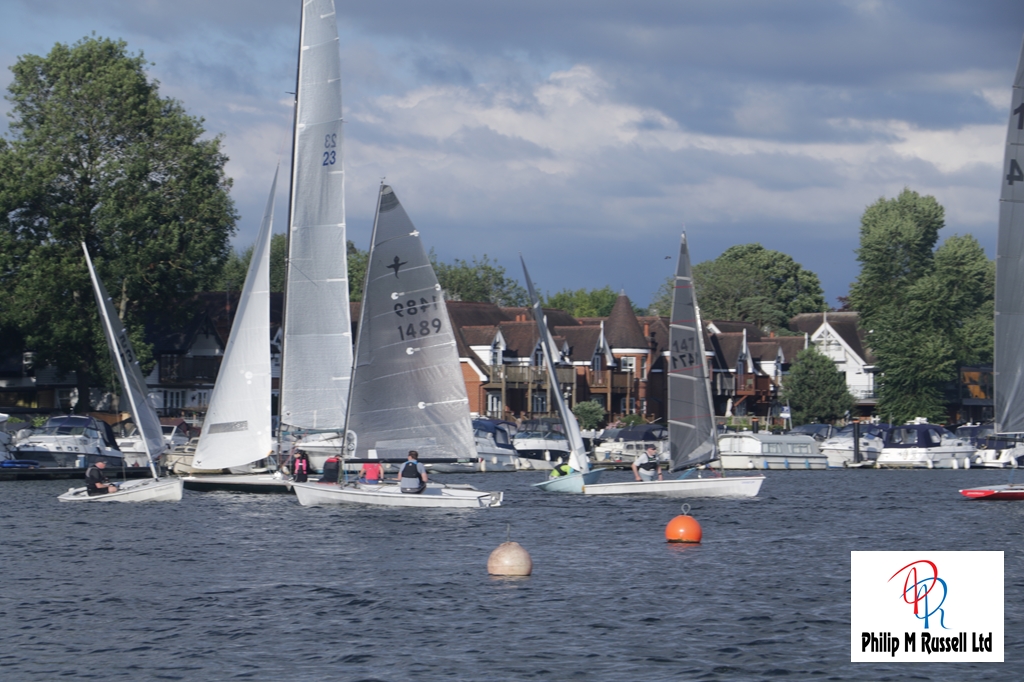 Lots of dinghies racing in the River Thames